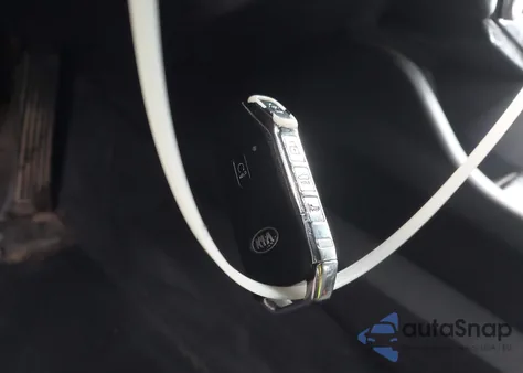 2021 Kia K5 Lxs z USA, uszkodzony, nr VIN 5XXG14J22MG047294